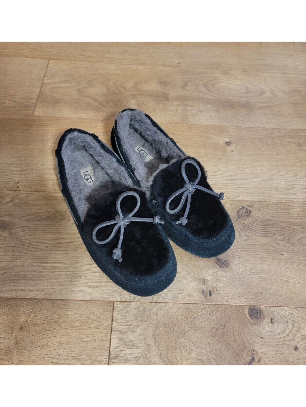 Women's Shoes UGG DAKOTA Fluff Suede Moccasin Slippers Black Sherpling Size 7